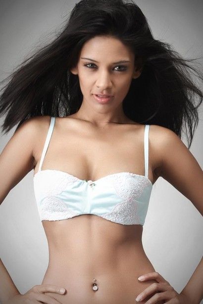 Aviraté Stretch Bandeau Bra