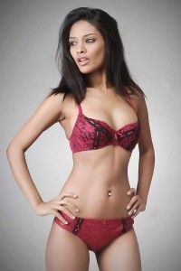 Aviraté Floral Lace Thong Brief