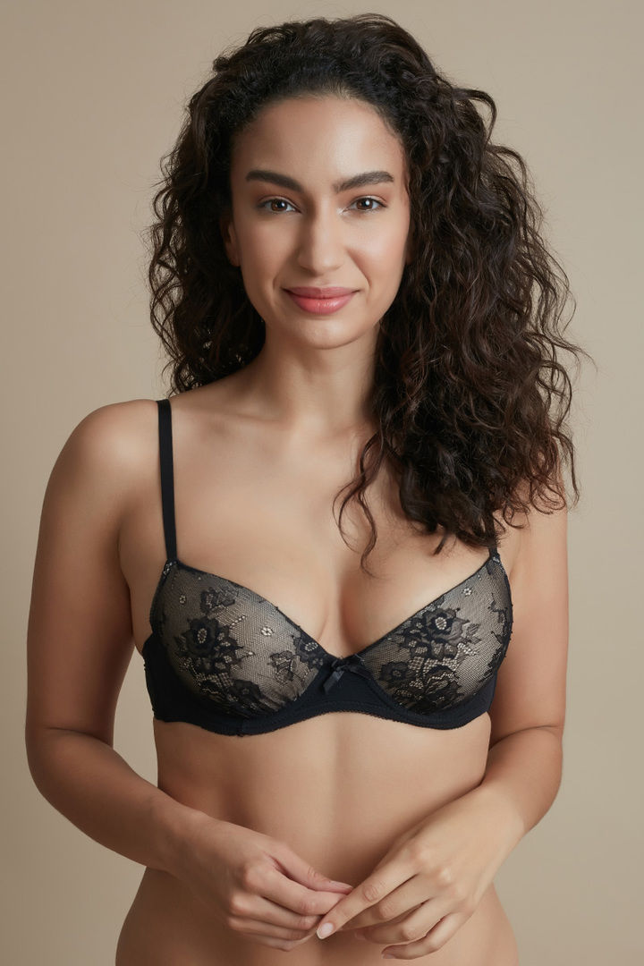 Zivame Luxe Lace Padded Wired Medium Coverage Lace Bra