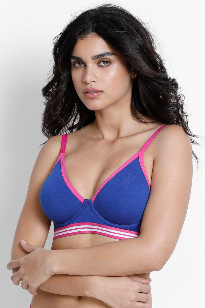 Zivame Sporty Twist Double Layered Wired 3 4th Coverage Bra