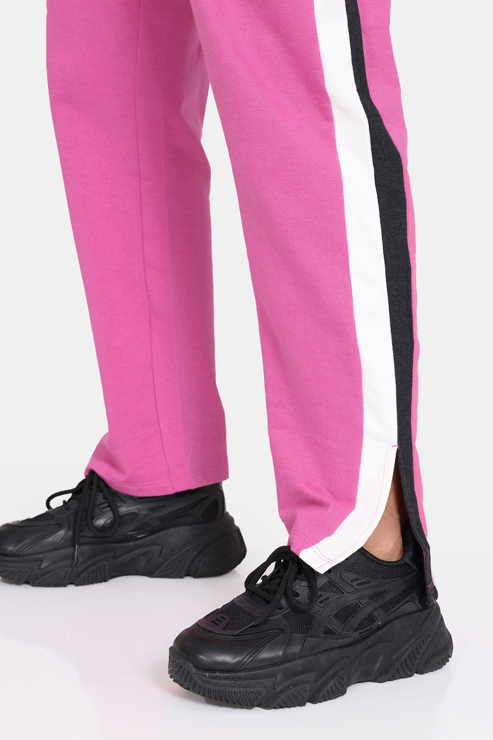 Buy Zelocity Relaxed Fit Mid Rise Track Pants - Deep Depth at Rs.877 online  | Activewear online