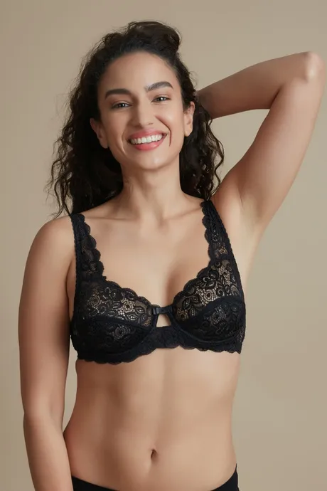 Buy Zivame Luxe Lace Single Layered Wired Medium Coverage Lace Bra-Black at  Rs.995 online