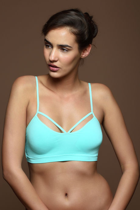 Zivame Made To Layer Double Layered Non Wired Medium Coverage Bralette -Aqua