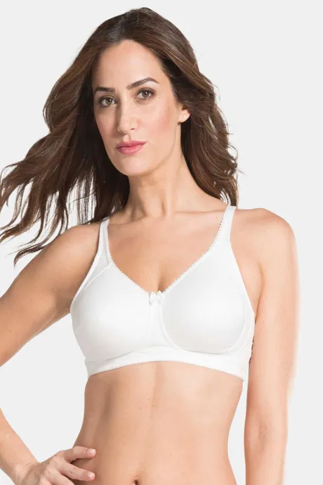 Buy Jockey Moulded Cup Firm Support Everyday Bra - Beige Skin at Rs.729  online