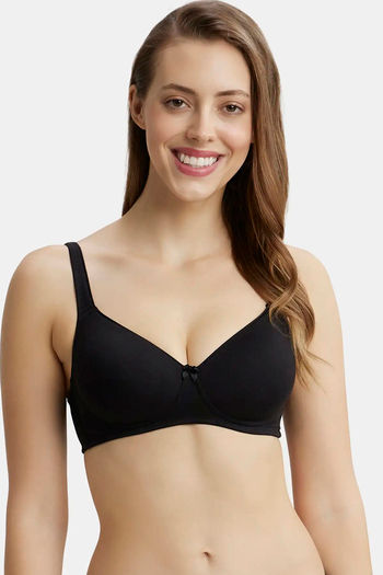 Top 5 comfortable bras to wear with cotton sarees | Clovia Blog