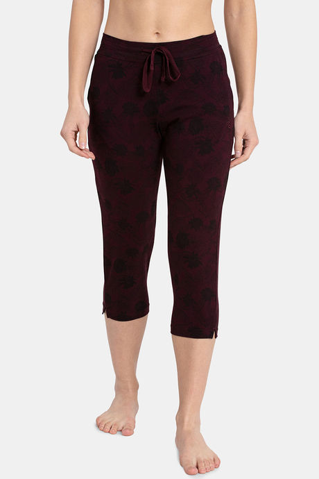 Buy Jockey Mid Rise Easy Movement Capris - Wintasting Printed at Rs.949  online