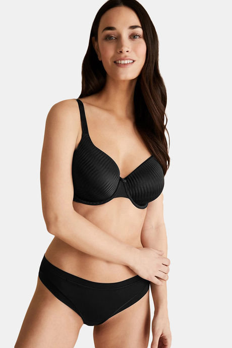 Buy Marks & Spencer Padded Non Wired Full Coverage T-Shirt Bra - Black at  Rs.1099 online