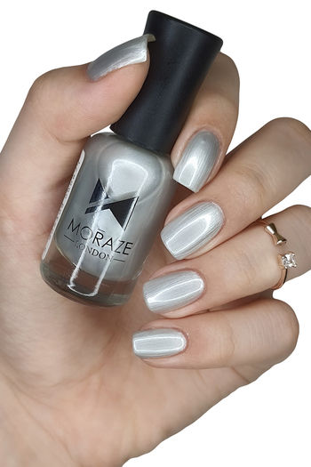 Color FX Premium Metallic Silver Nail Polish at Rs 249.00/piece | कलर्ड नेल  पोलिश in Goregaon | ID: 23507332233