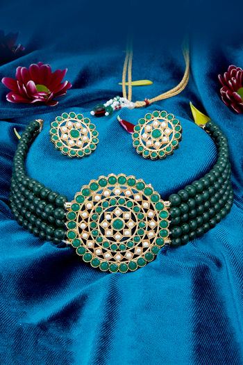 Amazon.com: Avalaya Dark Green/Olive Green Shell Flower Flex Wire Choker  Necklace - Adjustable: Clothing, Shoes & Jewelry
