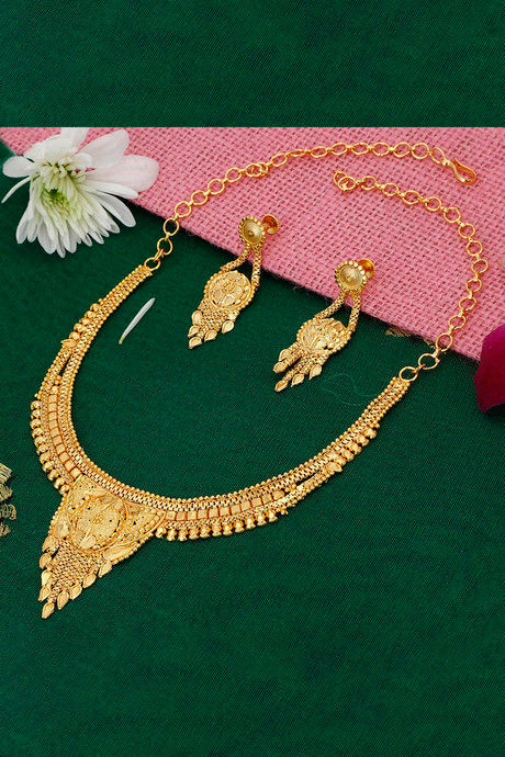 Buy Sukkhi Exotic 24 Carat Gold Plated Choker Necklace Set For