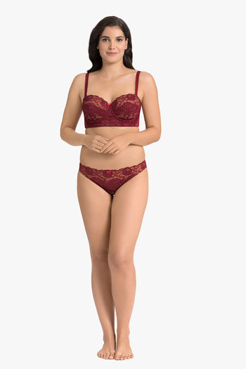 Amante Ultimo Exotic Shimmer Padded Wired Balconette Bra Laced Biking Red 4  (42DD) - F0008C062036C in Ghaziabad at best price by New Hosiery Collection  - Justdial