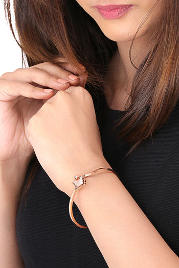 Chilasa Butterfly Diamond Bracelet for women under 35K - Candere by Kalyan  Jewellers