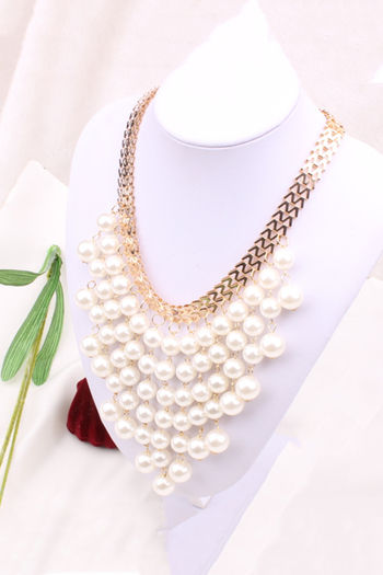 Elegant Big White Imitation Pearl Choker Necklace Clavicle Chain Fashion  Necklace for Women Wedding Jewelry Collar - China Necklace and Jewelry  price | Made-in-China.com