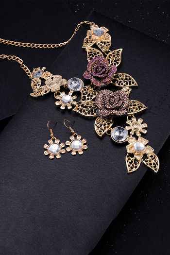 18KT Rose Gold Floral Design Pendant Chain | Pachchigar Jewellers  (Ashokbhai)