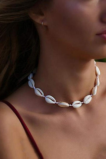 Yellow Chimes Stylish Beach White Seashell Choker Necklace