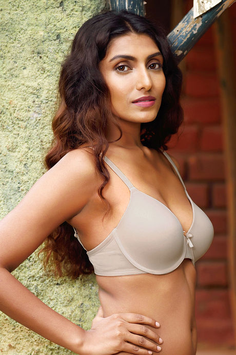 Buy Zivame Single Layered Wired Full Coverage T-Shirt Bra-Columbia at  Rs.895 online