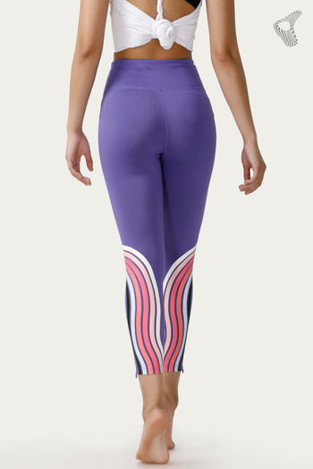 What Goes Good With Purple Leggings