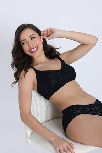 Zivame Freeform Padded Non Wired 3/4th Coverage Tshirt Bra - Black Beauty