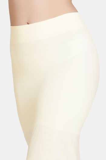 White Saree Shapewear in Chennai at best price by Sai Saree Shapewear -  Justdial