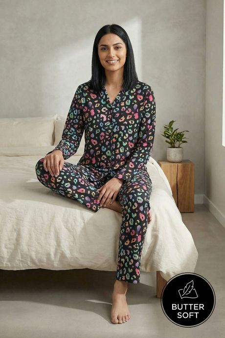 Zivame Buttersoft Knit Poly Pyjama Set - Black Beauty
