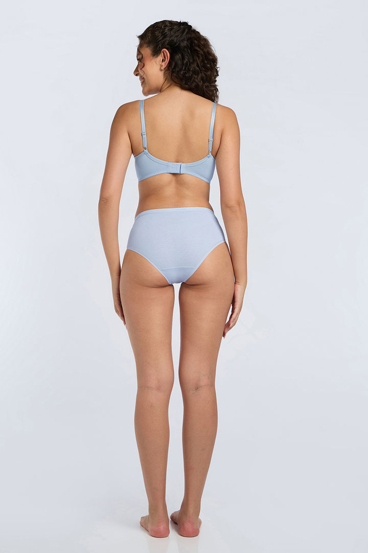 Amante Solid Non Padded Wirefree Magic Shaper Super Support Bra - Skyway — image 6