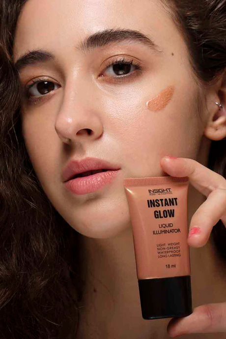 Insight Cosmetics Instant Glow Liquid Illuminator - Rose Gold (18 ml) — image 5