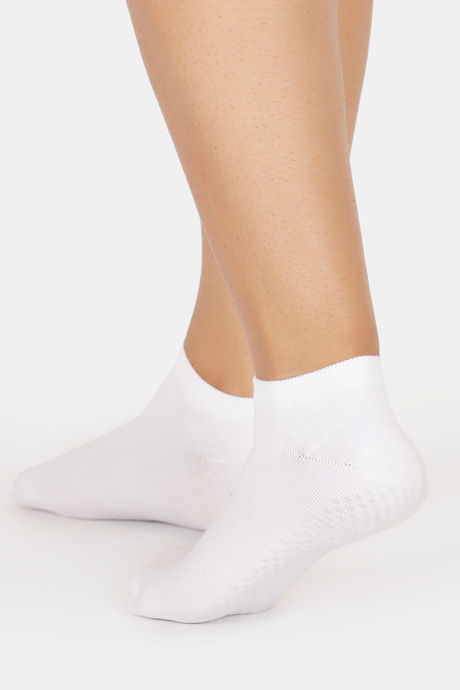 Vrova Antibacterial & Antifungal Acupressure Ankle Socks - White — image 2
