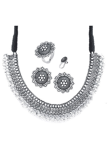 Yellow Chimes German Silver Oxidised Traditional Threaded Choker Jewellery Set — image 3