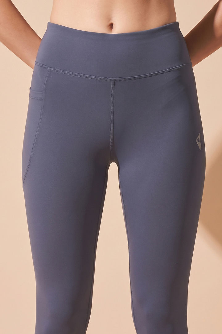 Zelocity Quick Dry 3/4Th Training Leggings- Blueberry — image 6
