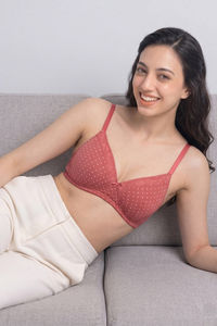 Zivame Padded Non Wired Medium Coverage Tshirt Bra - Polka — thumbnail 4