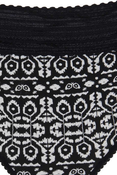 Zivame Soft Cotton Lace Kissed Hipster Panty- Black Geo — image 7